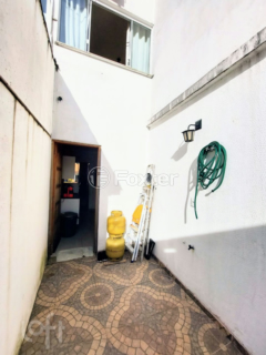 Image 30 - 737311