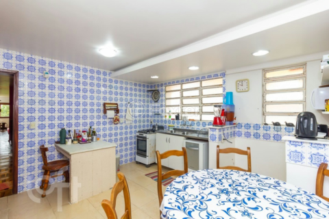 Image 30 - 737327