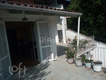 Image 4 - 737341