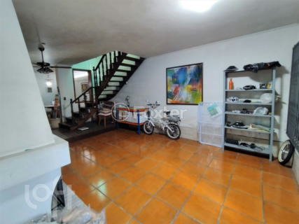 Image 9 - 737368