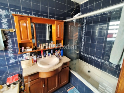 Image 42 - 737368