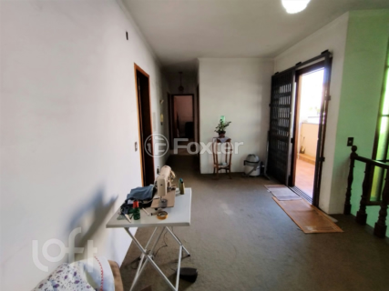Image 35 - 737368