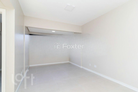 Image 38 - 737514