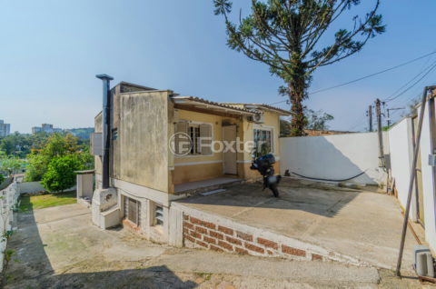 Image 29 - 744710