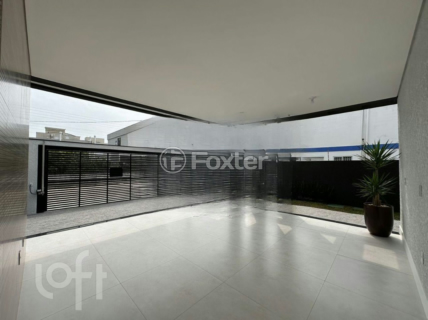 Image 10 - 744737