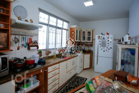 Image 4 - 745613