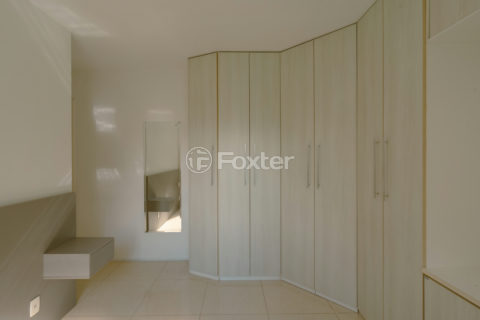 Image 9 - 745850