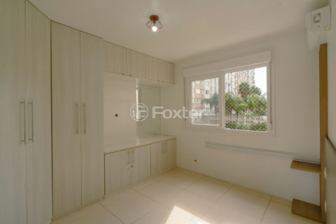 Image 7 - 745850