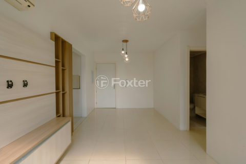 Image 3 - 745850