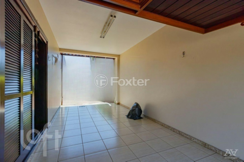 Image 9 - 745896