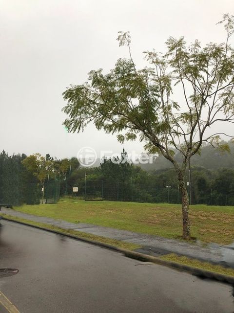 Image 1 - 745952