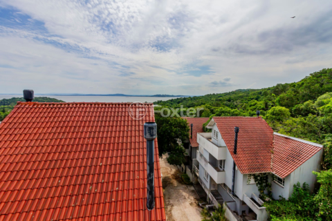 Image 4 - 745961