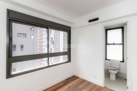 Image 30 - 746582