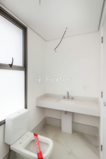 Image 34 - 746582