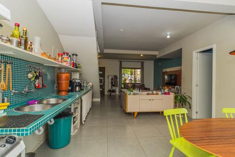 Image 6 - 7468