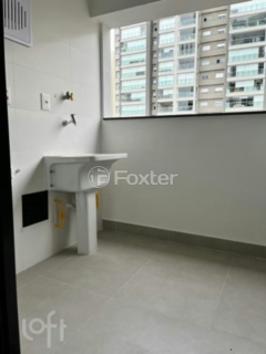 Image 13 - 747258