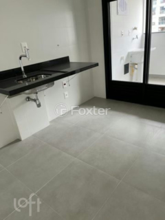 Image 9 - 747258