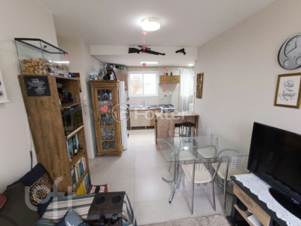Image 3 - 747310