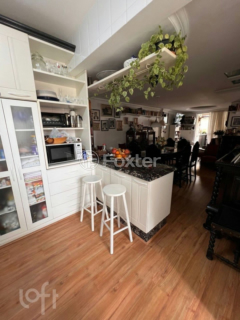 Image 4 - 747519