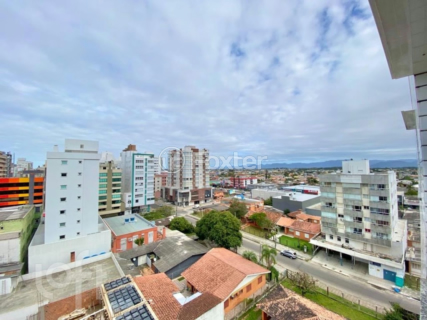 Image 8 - 747588