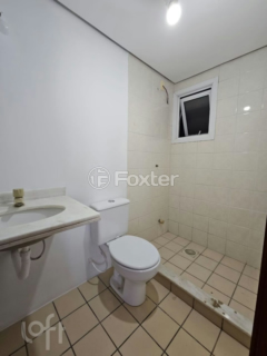 Image 8 - 747611