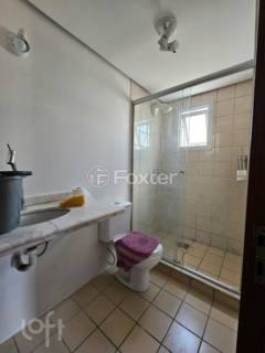 Image 7 - 747611