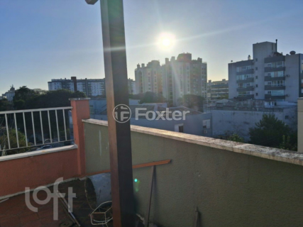 Image 1 - 747688