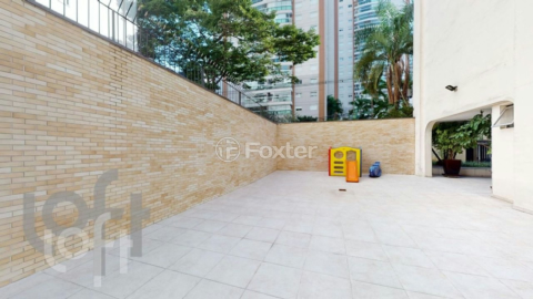 Image 34 - 747700
