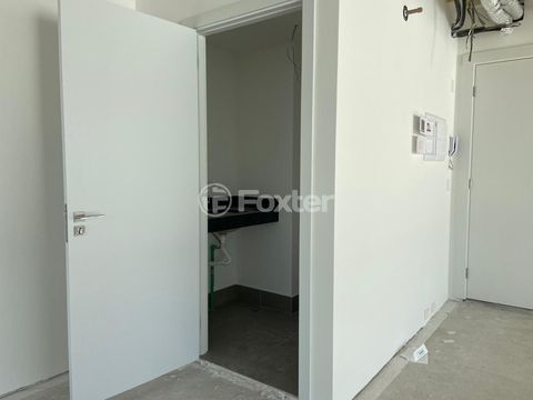 Image 4 - 748051