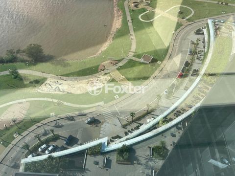 Image 7 - 748051