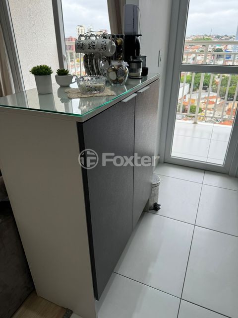 Image 8 - 748098