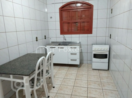 Image 9 - 748108