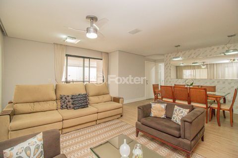 Image 1 - 748866