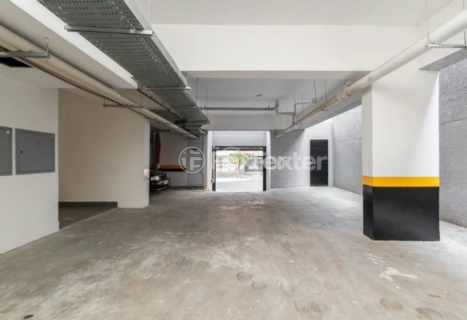 Image 7 - 748907