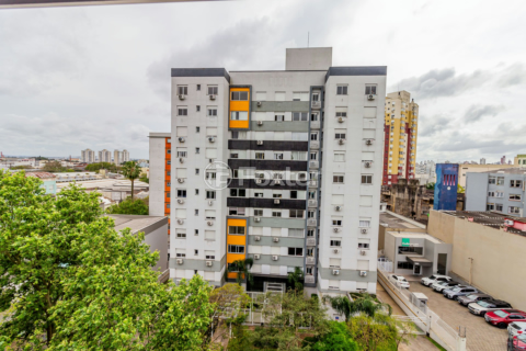 Image 4 - 749153