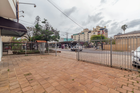 Image 1 - 749236