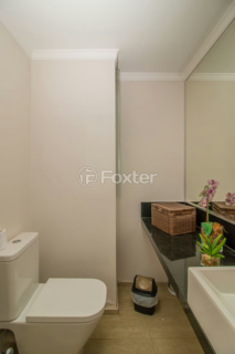 Image 8 - 749322