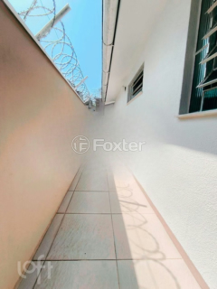 Image 30 - 749386