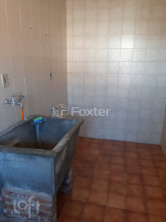 Image 4 - 749439