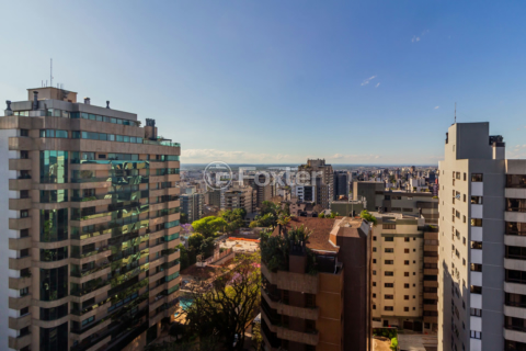 Image 70 - 749440