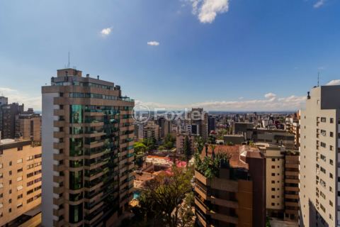 Image 22 - 749440