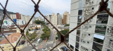 Image 15 - 749458
