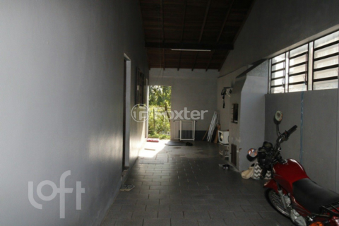 Image 12 - 749459