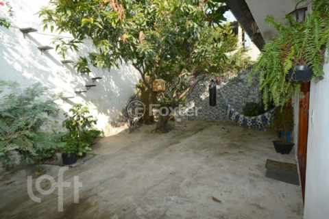 Image 33 - 749519
