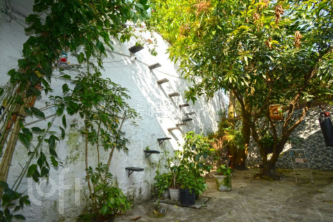 Image 38 - 749519