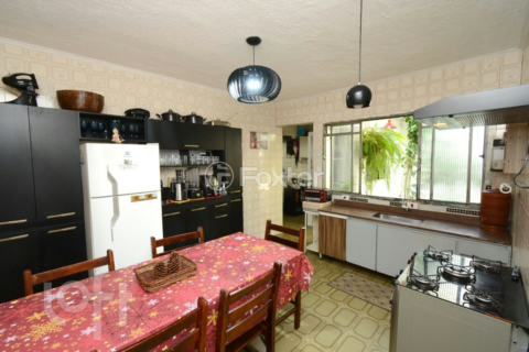 Image 21 - 749519