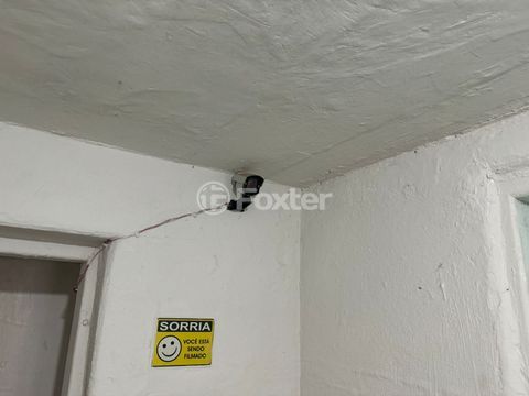 Image 4 - 749523