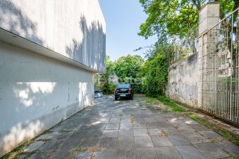 Image 42 - 749589