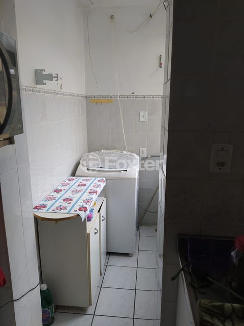 Image 9 - 749682