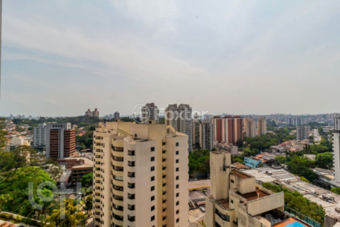 Image 6 - 749723